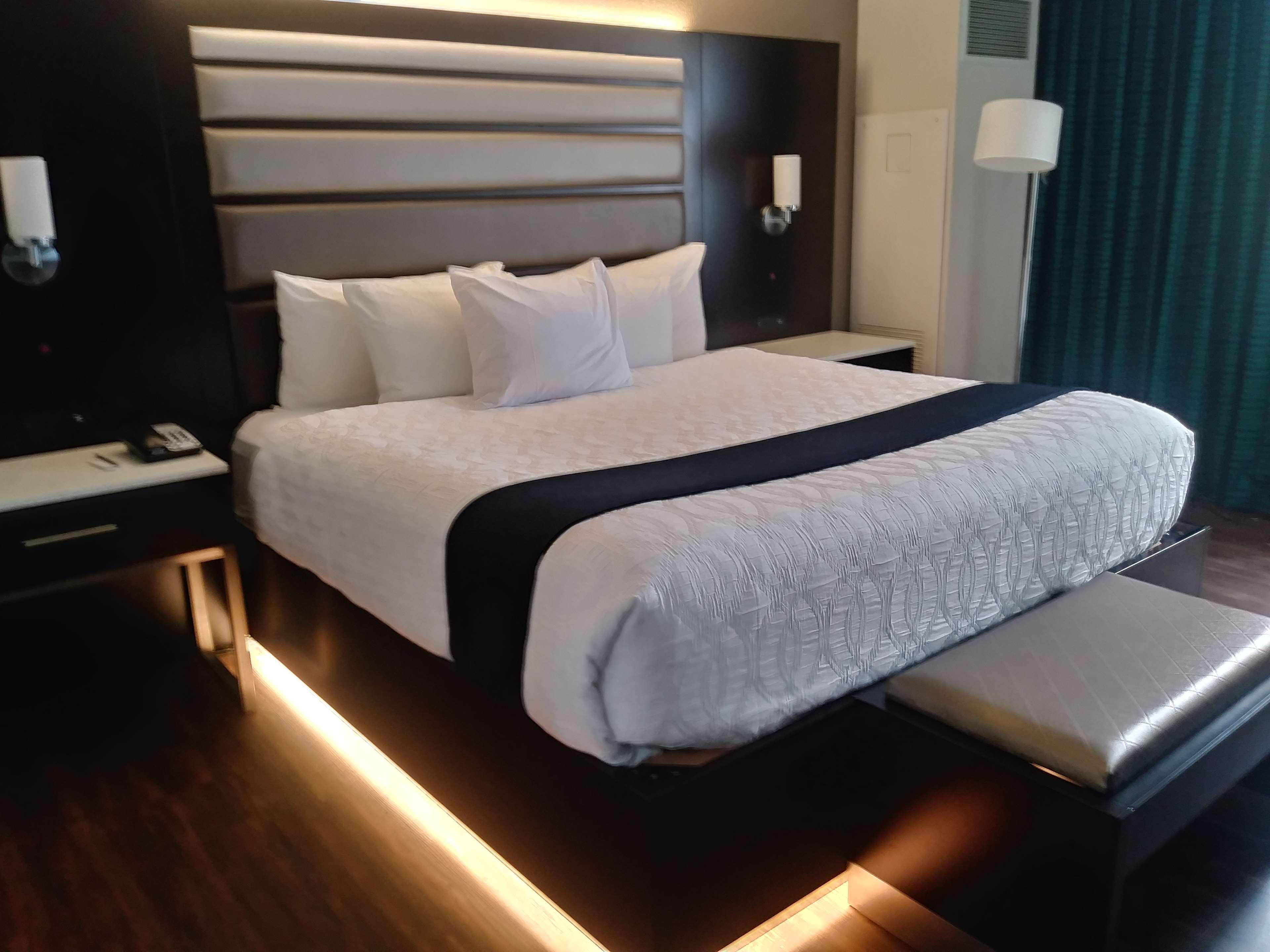Aiden Austin City Hotel Екстериор снимка